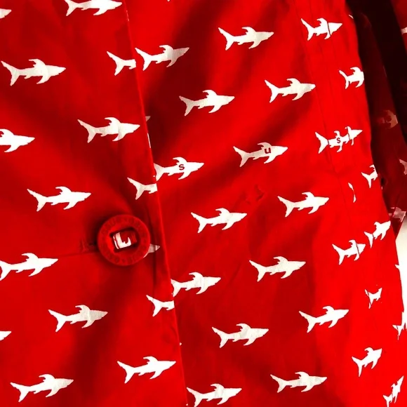 Vintage Red trench coat with white shark print by gsus industries - Picture 6 of 6